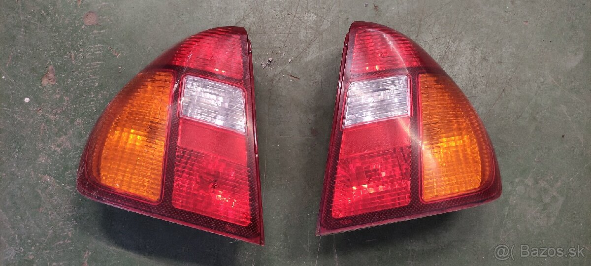 Zadné svetlomety Renault Thalia