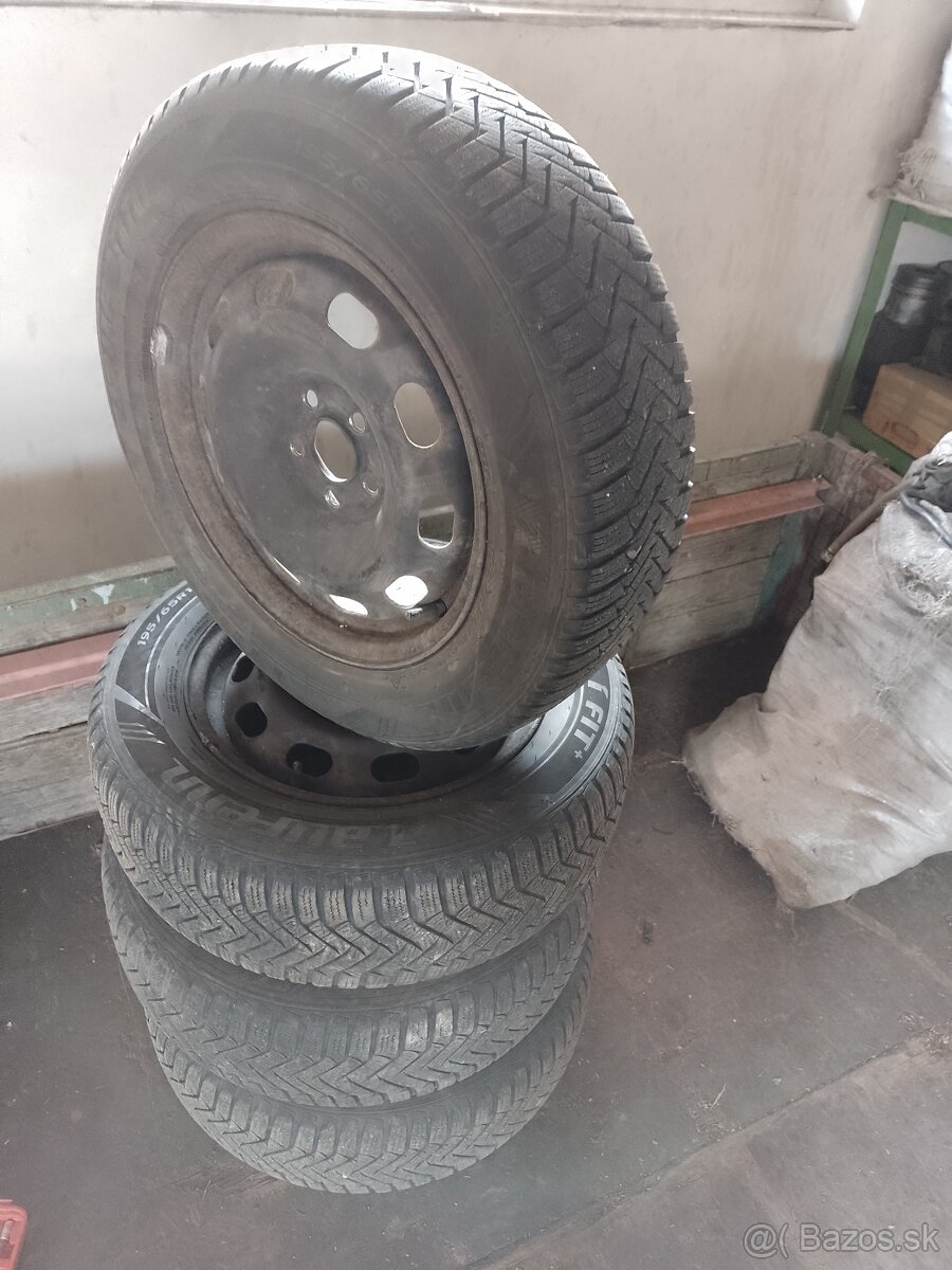 Predám plechové disky z gumami 5x100r15