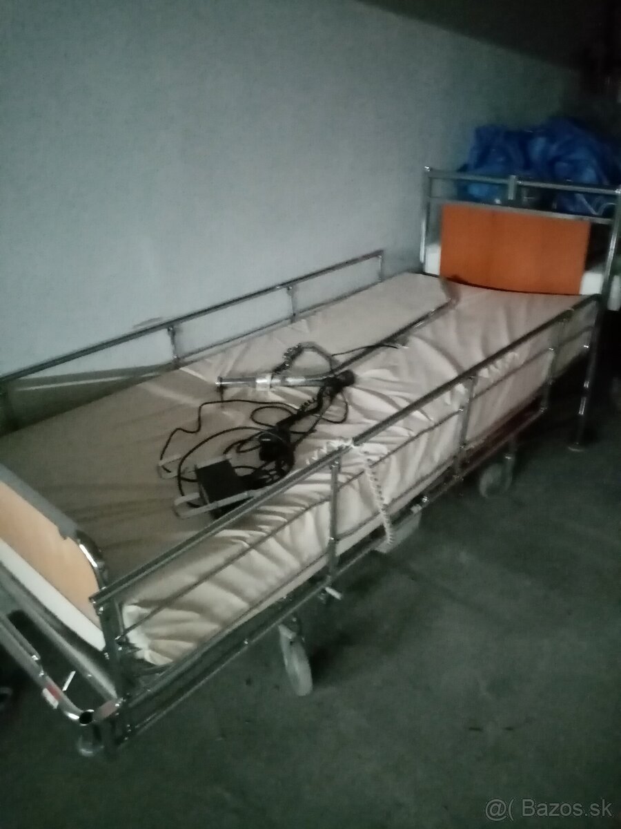 elektrická polohovateľná posteľ