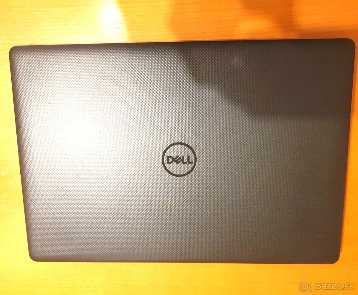 Dell Vostro 15 3000 i5-10gen, 8GB/256 super cena za 15.6"