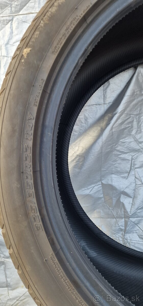 325/35 R22 Yokohama