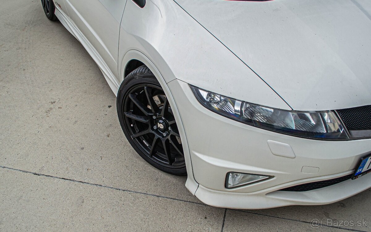 Honda Civic TypeR FN2 2.0 i-VTEC 148kW Championship White