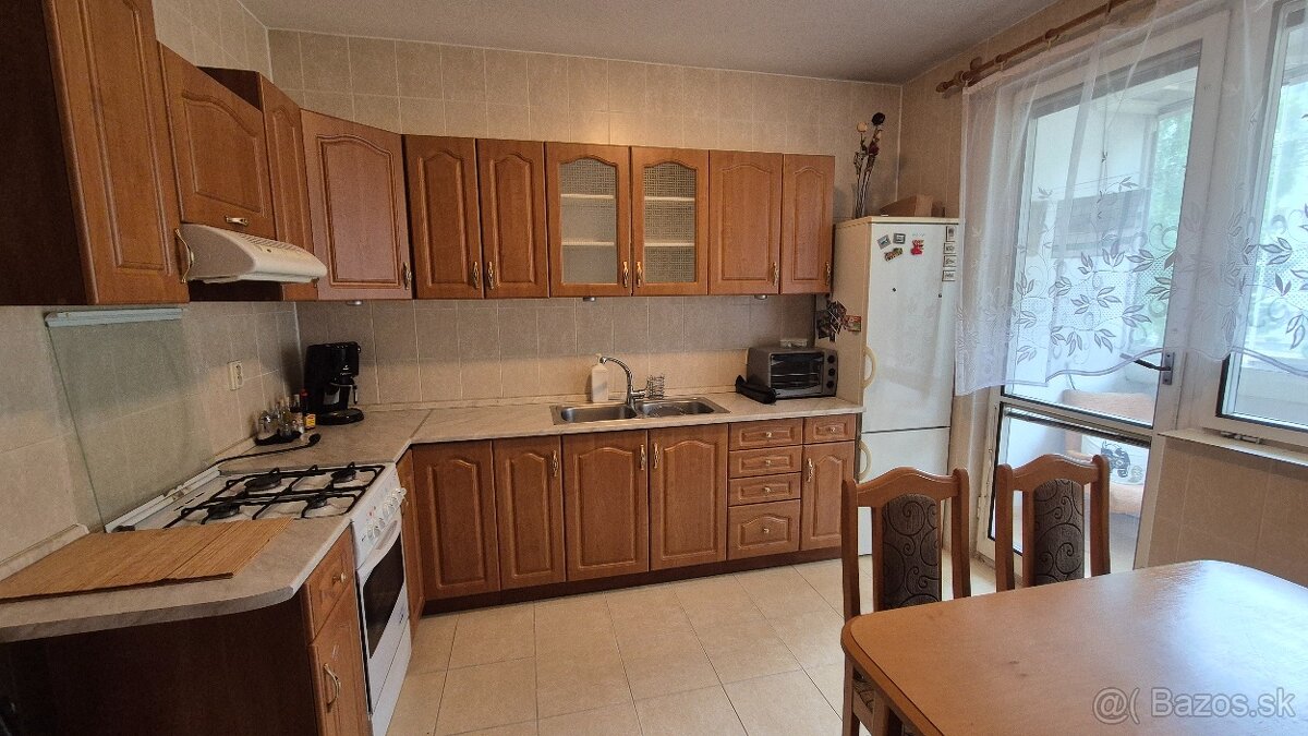 3-izbový byt prerobený na 4-izbový na predaj, Záturčie