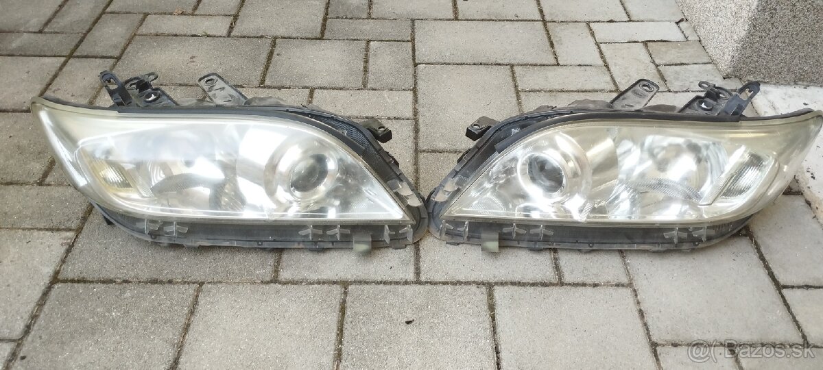 Svetlá Toyota RAV4 2010