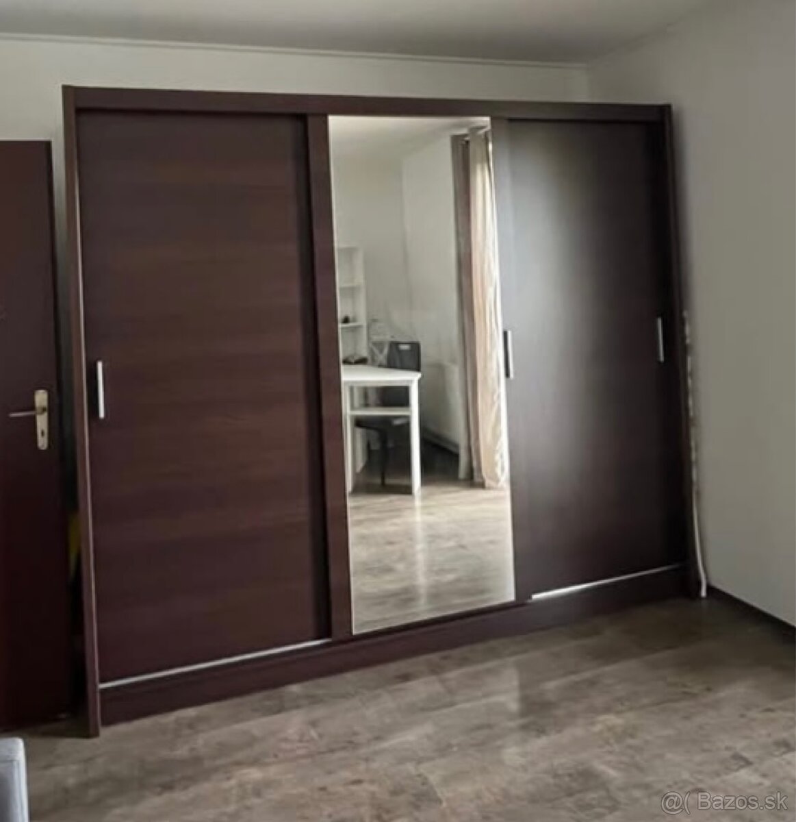 Predám Šatníkovú skriňu