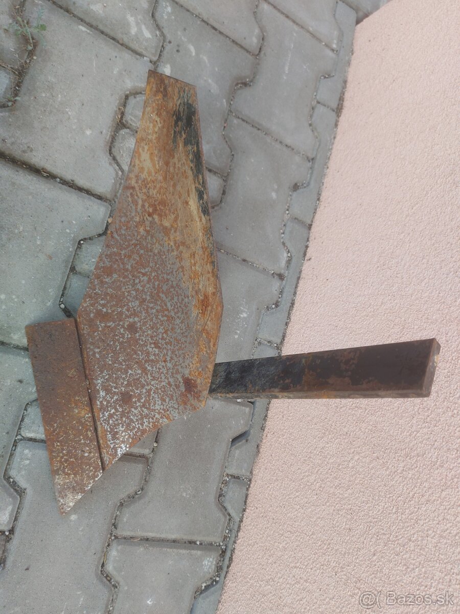 Jednoradličný pluh