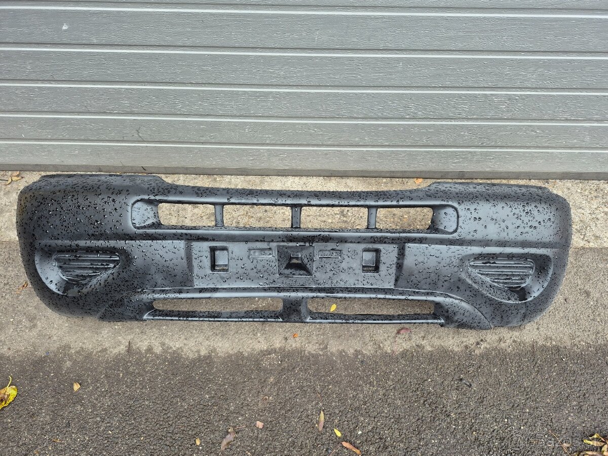 Nissan Terrano II predný nárazník