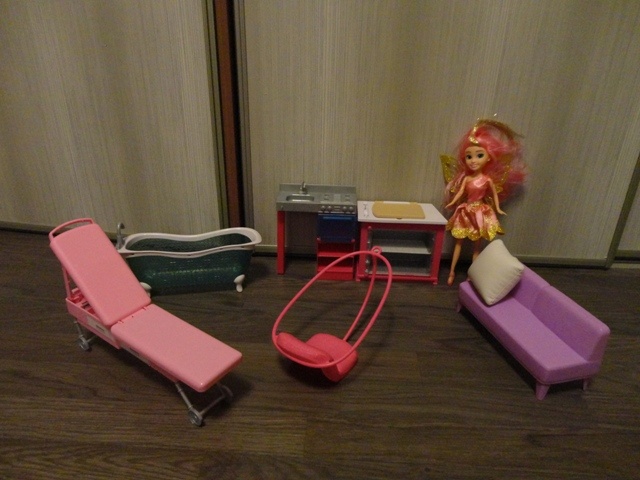 Barbie nábytok + bábika Cililing