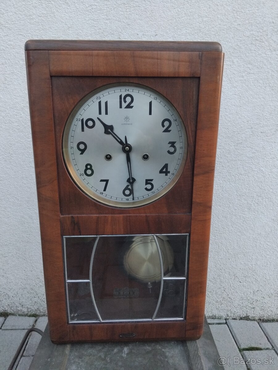 Predám krásne mechanické nástenné hodiny značky Junghans, ne