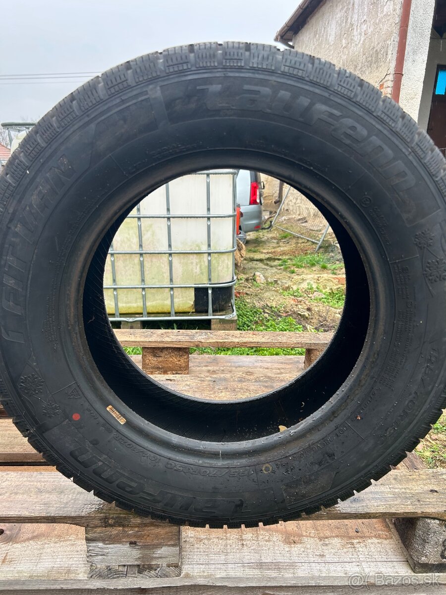 195/70 R15C