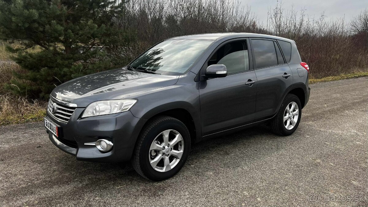 Toyota RAV4 2.0 benzin