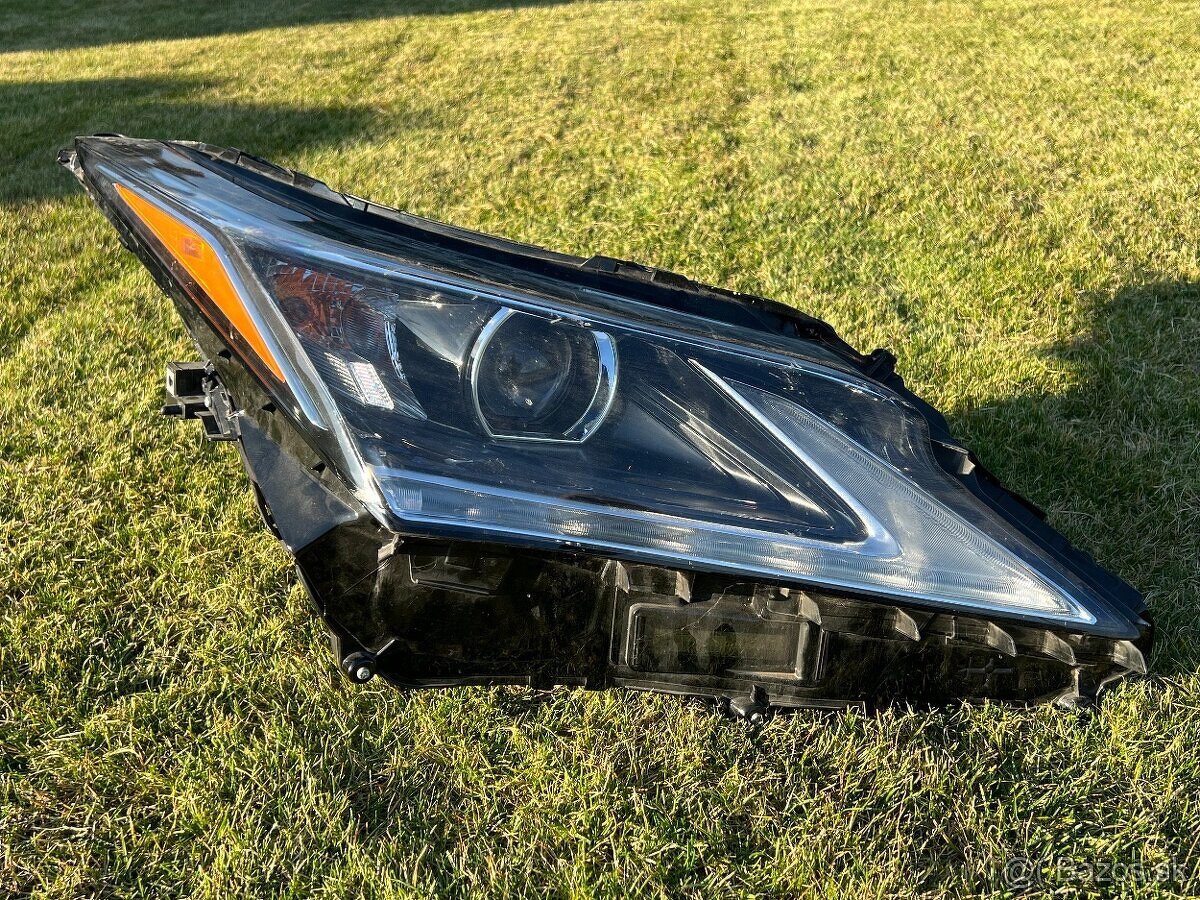 Predám svetlomet na Lexus RX