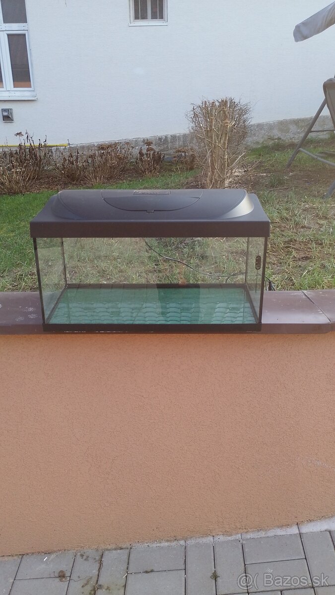 Akvárium 54L s osvetlením