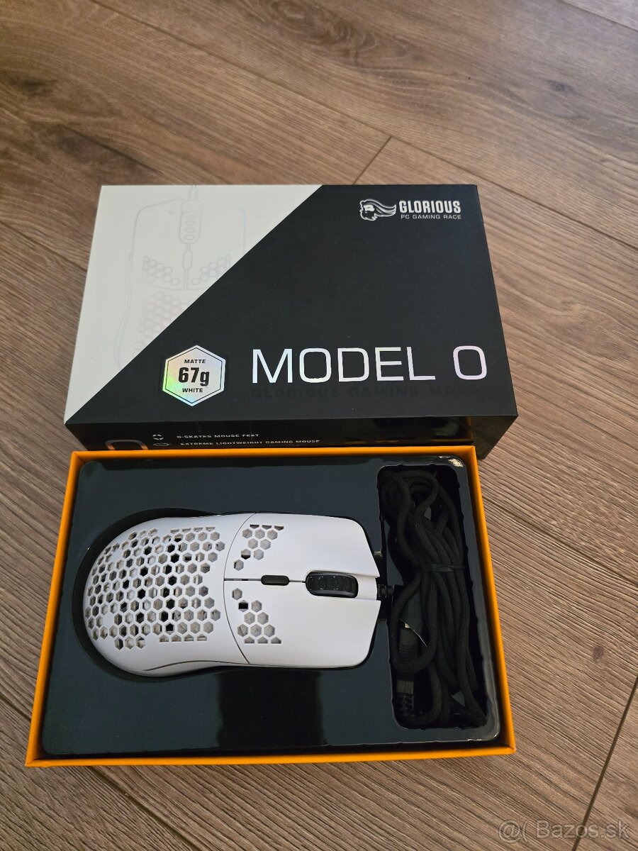 Glorius model 0 white