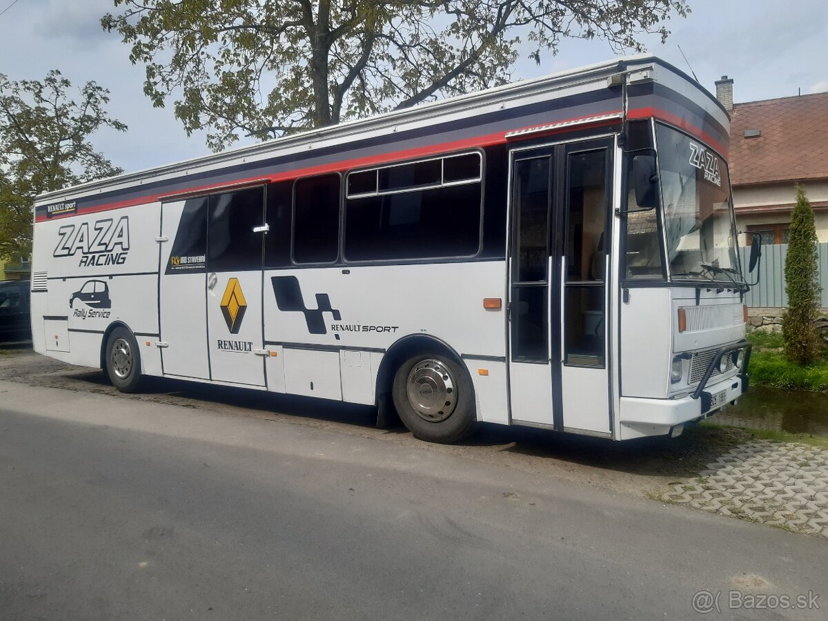 Obytný autobus Karosa special servis . -