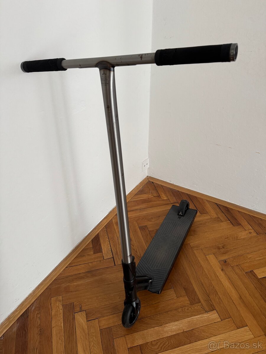 Freestyle kolobežka triad pro scooter x