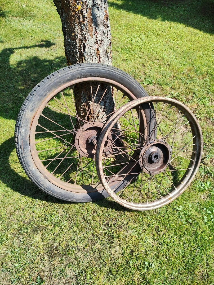 Predám kolesá na motocykel ČZ 150C v peknom stave