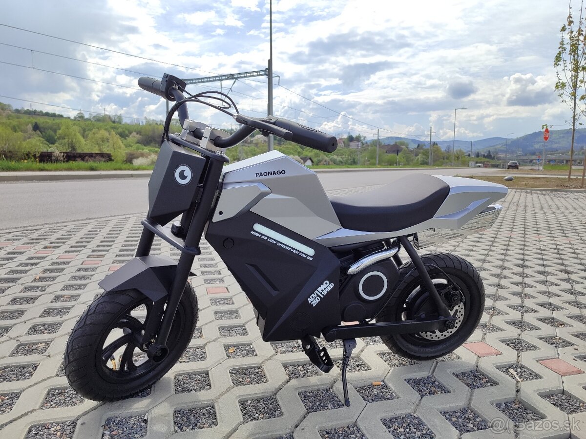 Predám detskú elektrickú motorku s realistickými efektmi
