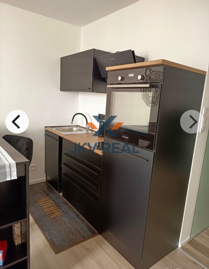 Garsonka s balkónom