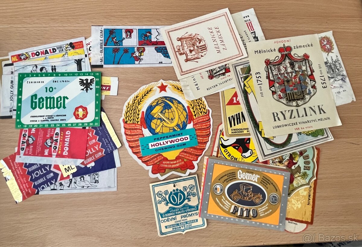 Staré retro etikety od piva smaltov, žuvačiek a znak SSSR