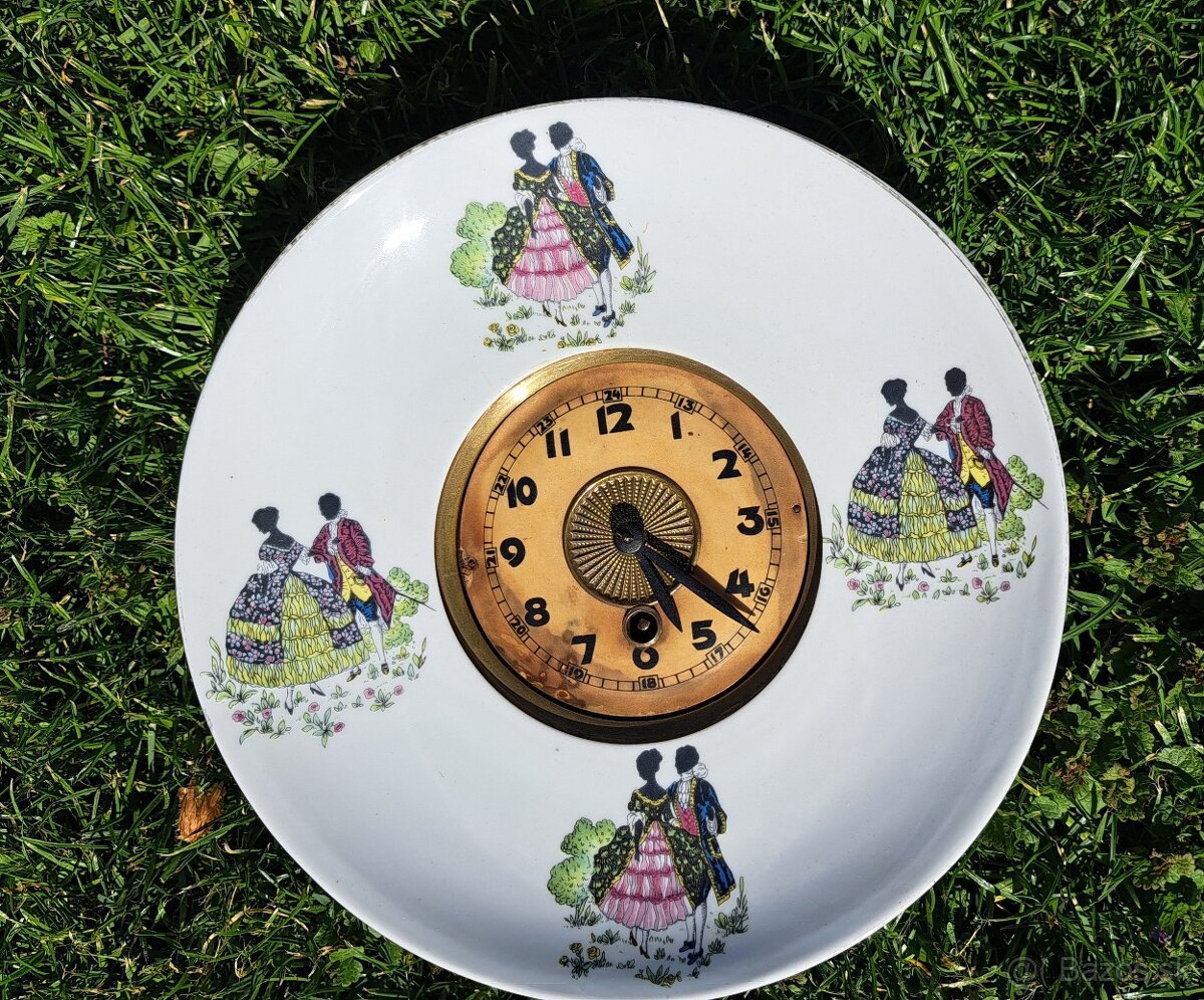 Porcelanove rokokove hodiny