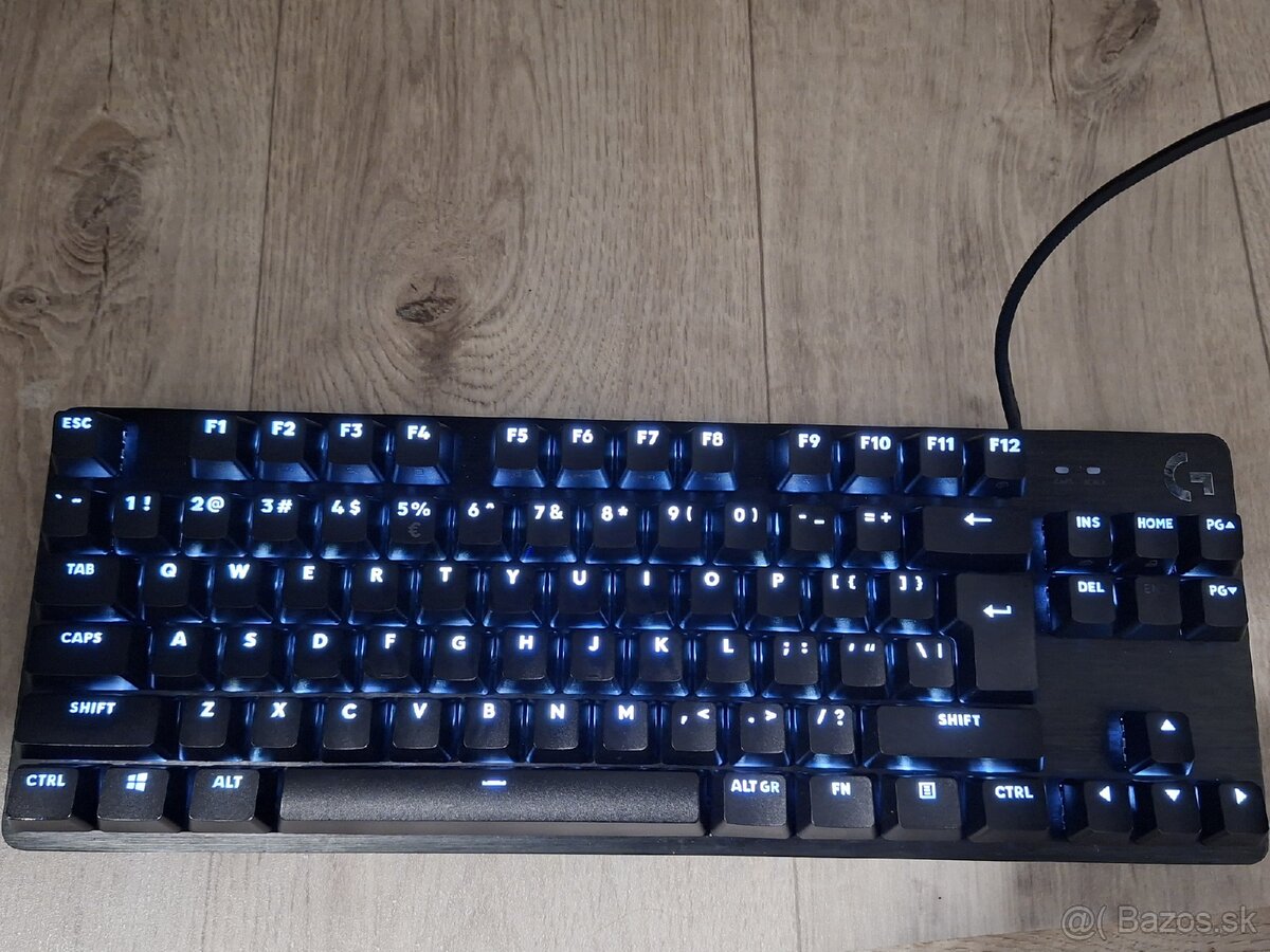 Predám málo používanú klávesnicu