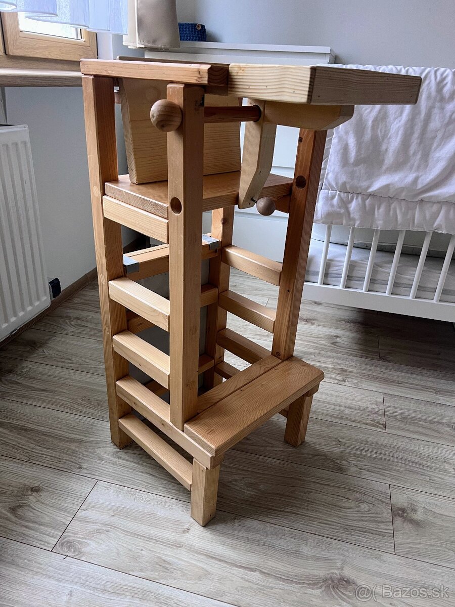 Montessori učiaca veža a jedálenská stolička (2v1)