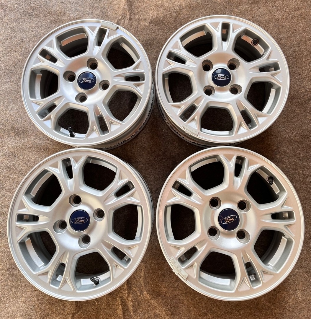 4x108 R14 Ford Fiesta 2016 Originál Alu disky + matice