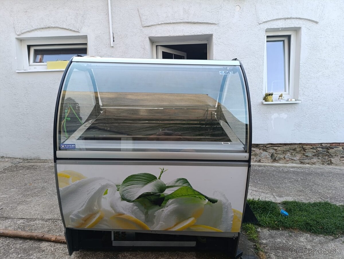 Zmrzlinová vitrína