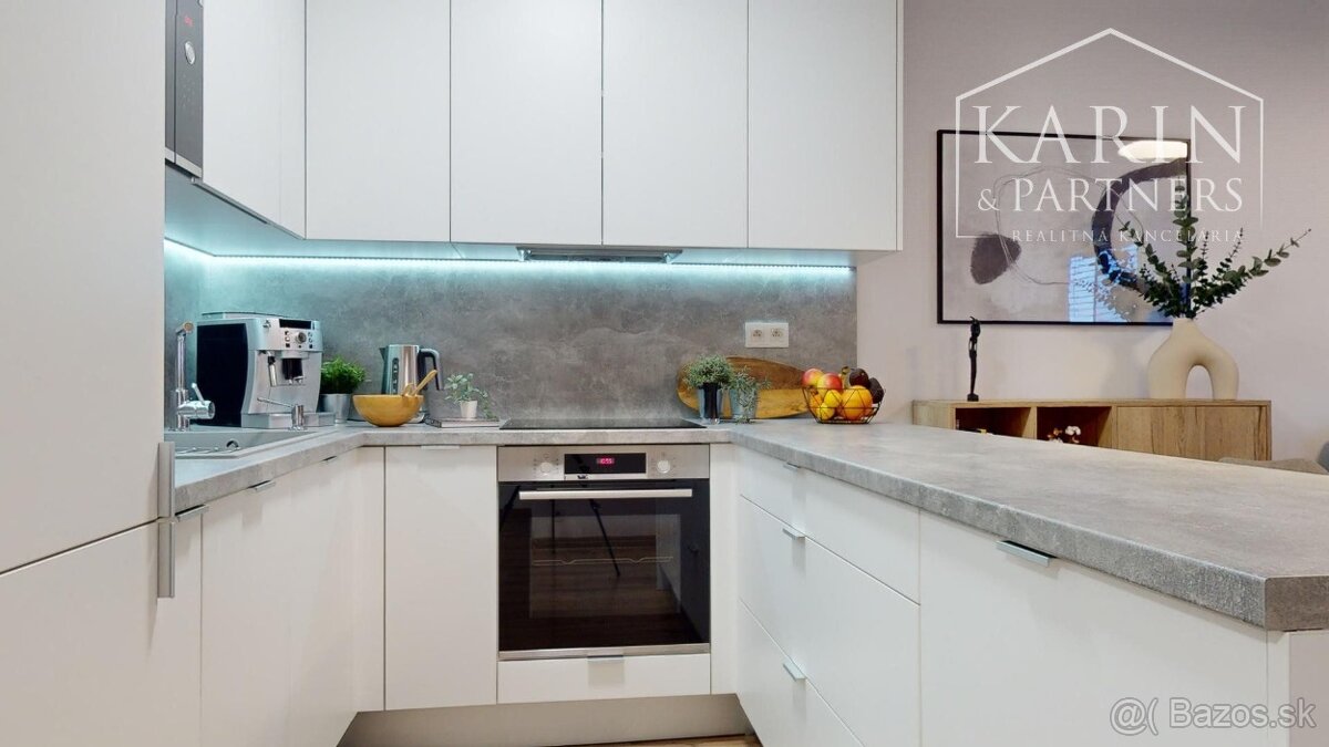 REZERVOVANÉ- Zariadený 2i byt | loggia | walk-in šatník