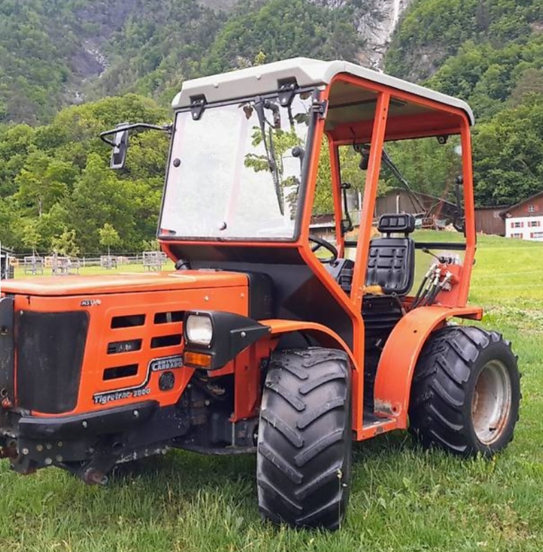 Traktor antonio carraro tigertrack 3800