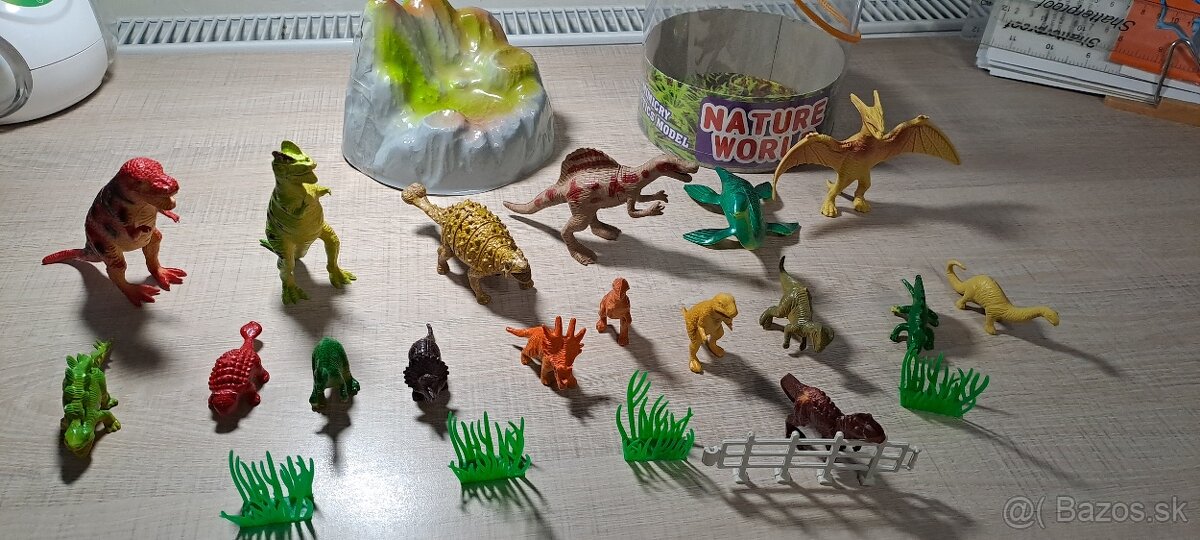 Figúrky zvieratiek (farma), dinosaury, plyšáci