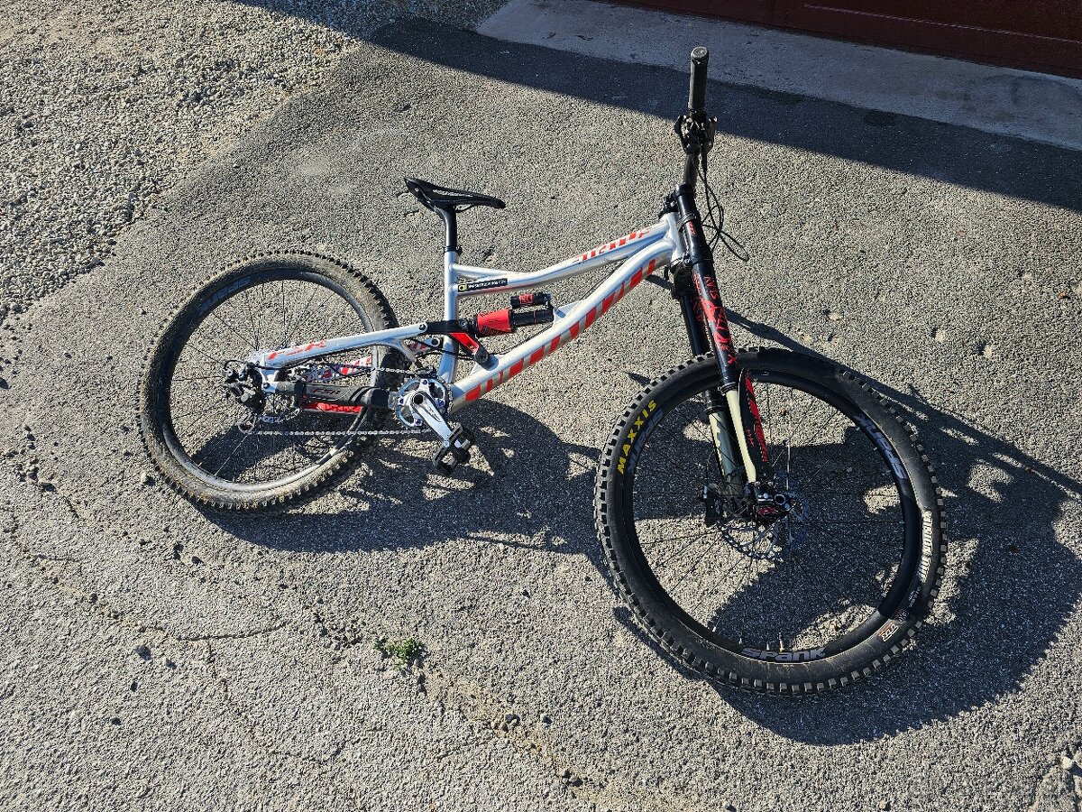 Predám Specialized Status 2015 M