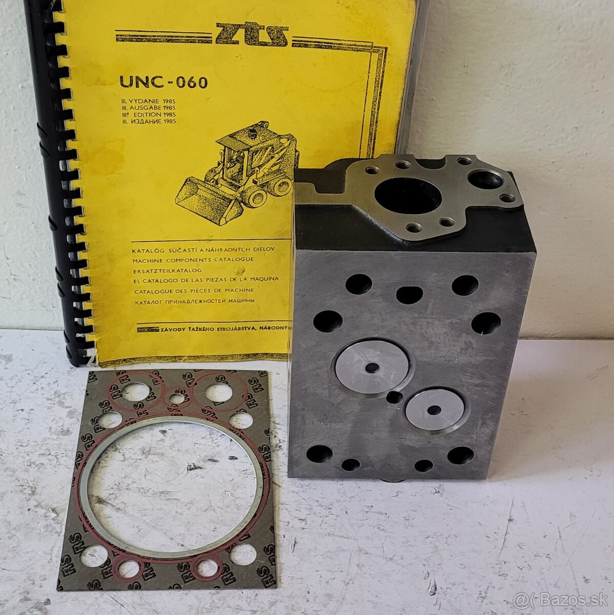 Motor Zetor hlava valcov s ventilmi