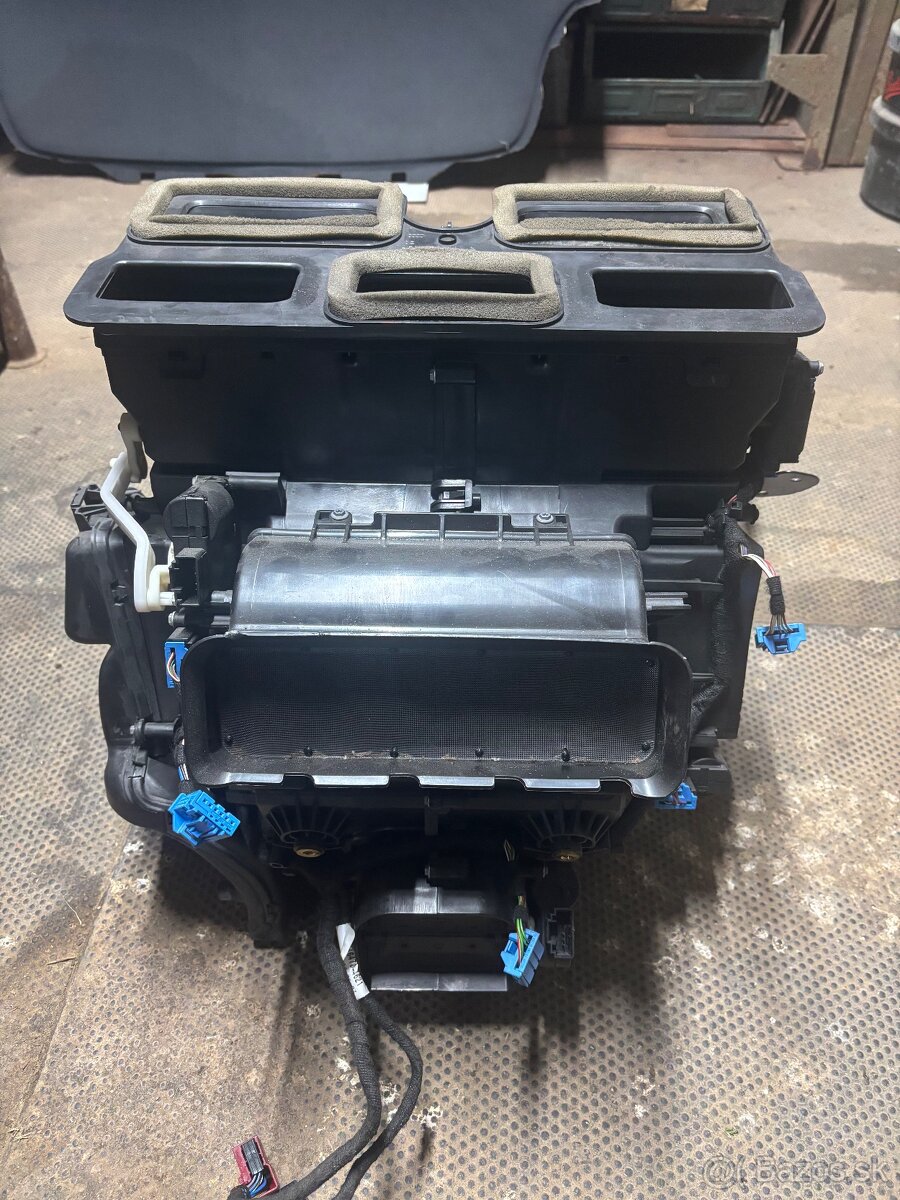 Audi a6c6 box klimatizacie/kúrenia