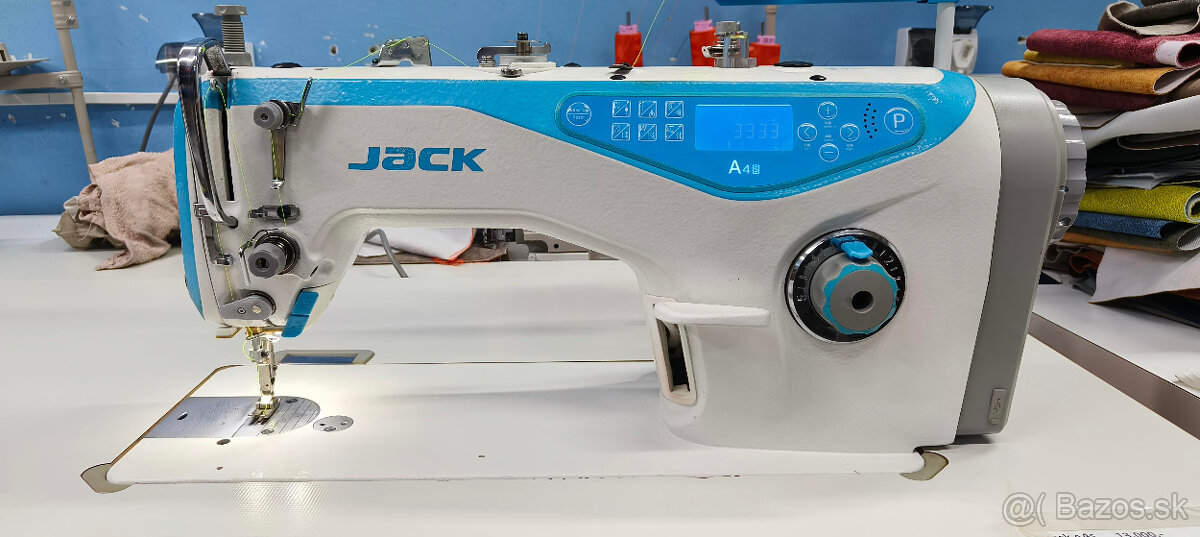Průmyslový automatický šicí stroj Jack A4s