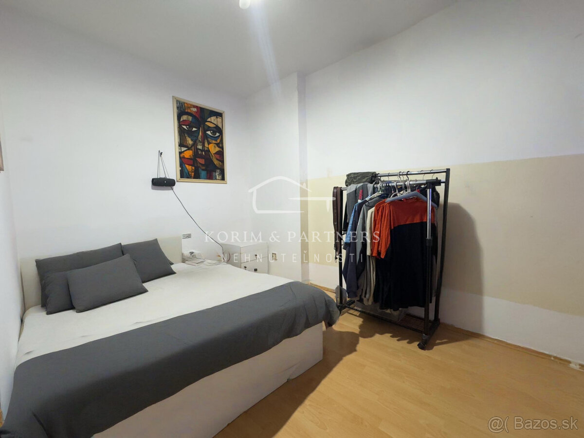 2 izbový byt s podnikateľským priestorom, Komárno