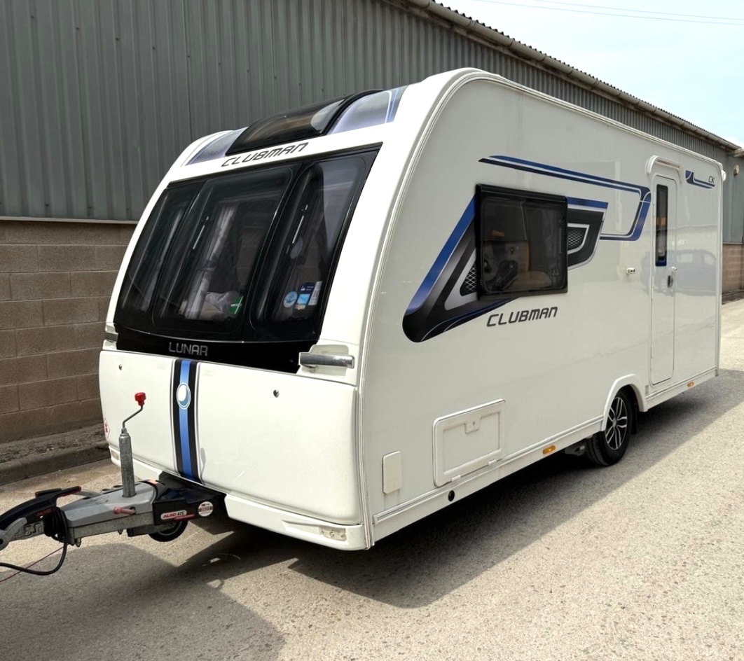 🔱 Luxusní zimní karavan Lunar Clubman CK 2019 – ALDE