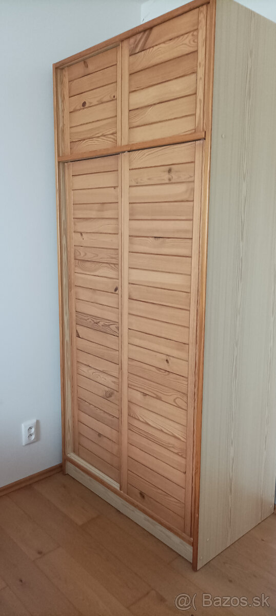 Skriňa dvojdverová