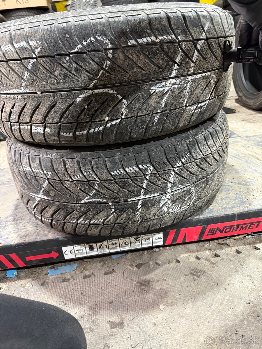 Z376 2ks zimné 225/55R17