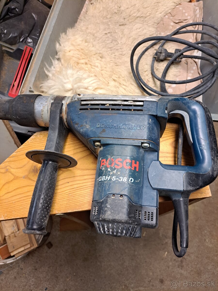 Sekacie a vrtacie kladivo bosch