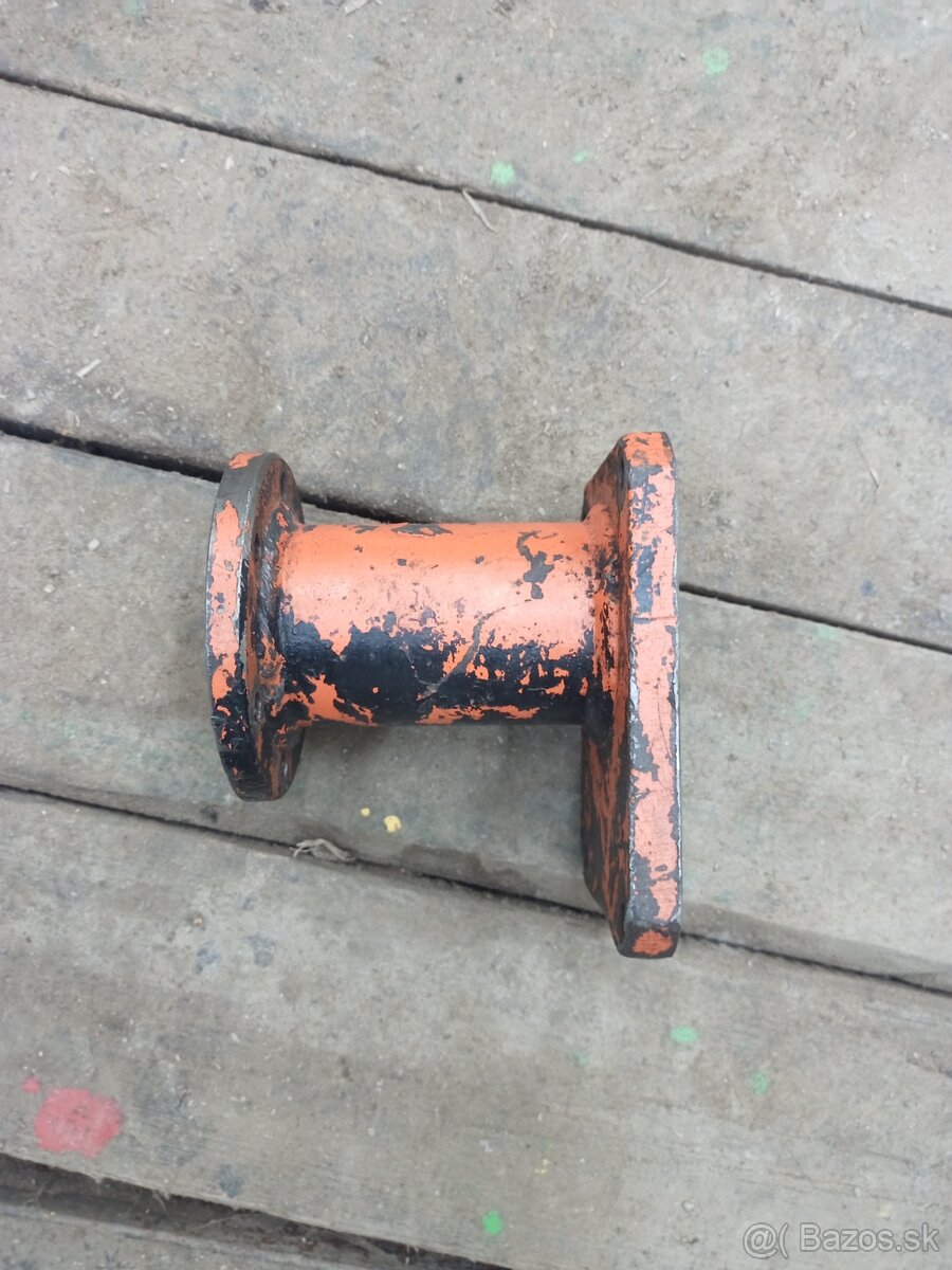 Príruba na hydraulické čerpadlo