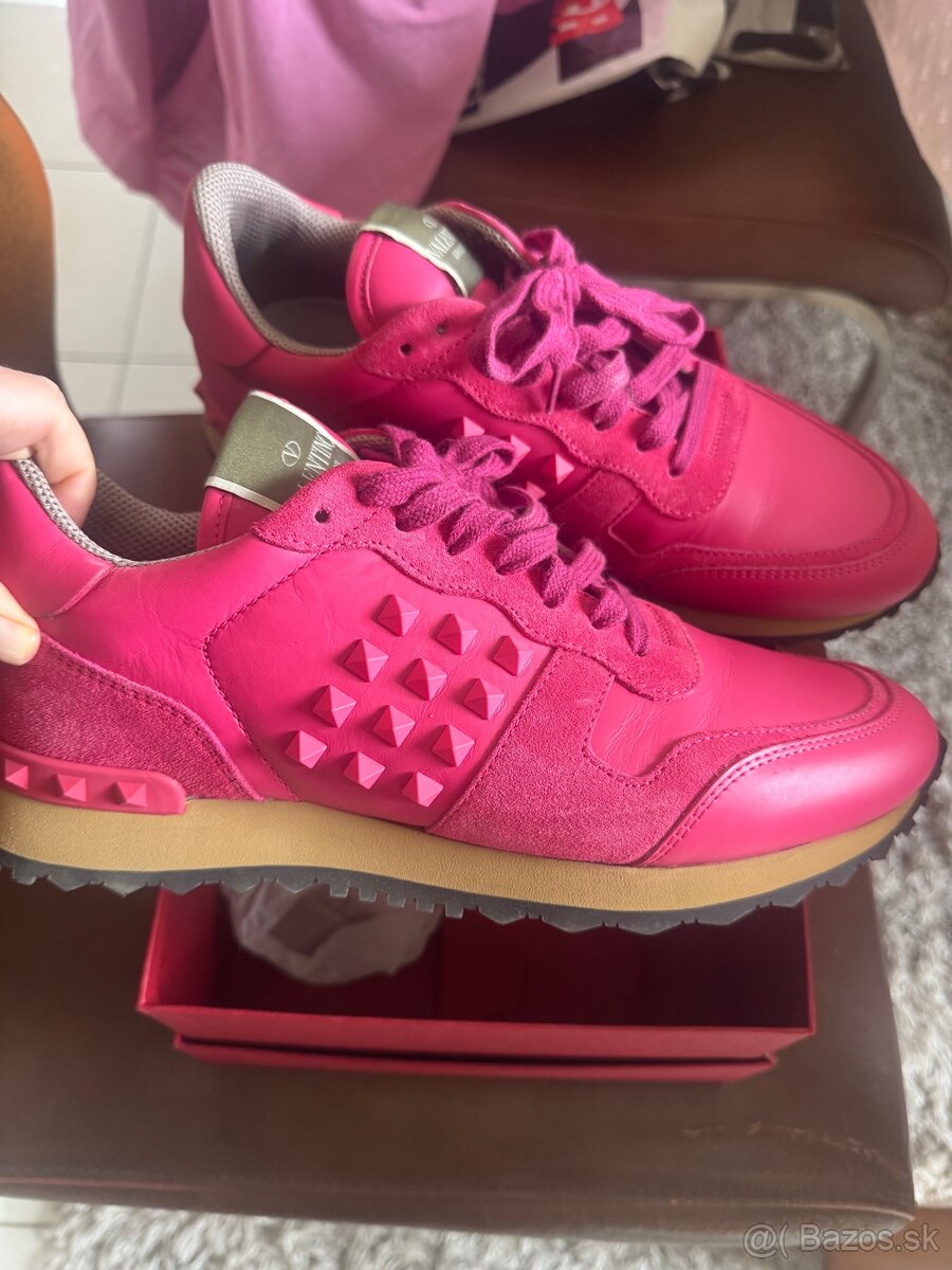 Luxusne tenisky valentino garavani 40
