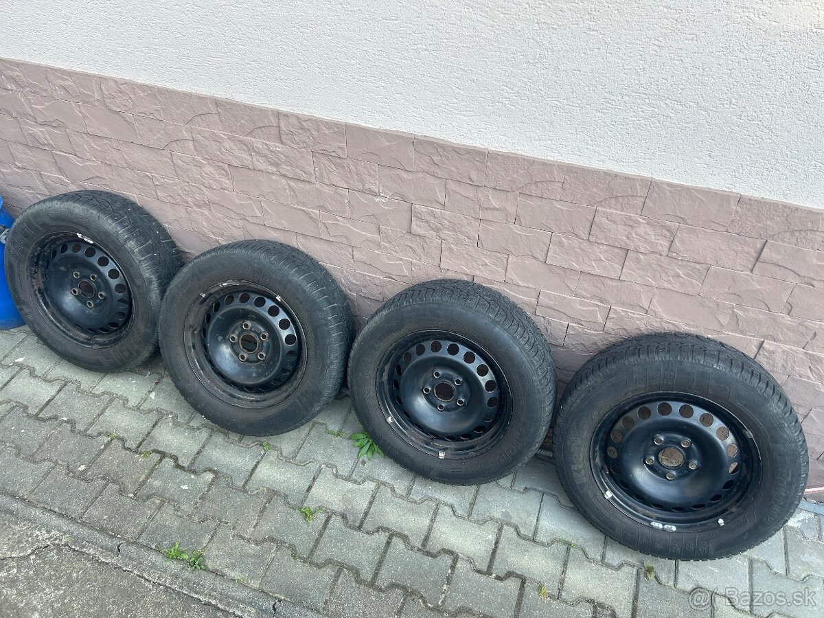 Predám 4 disky so zimnými gumami 195/65 R15