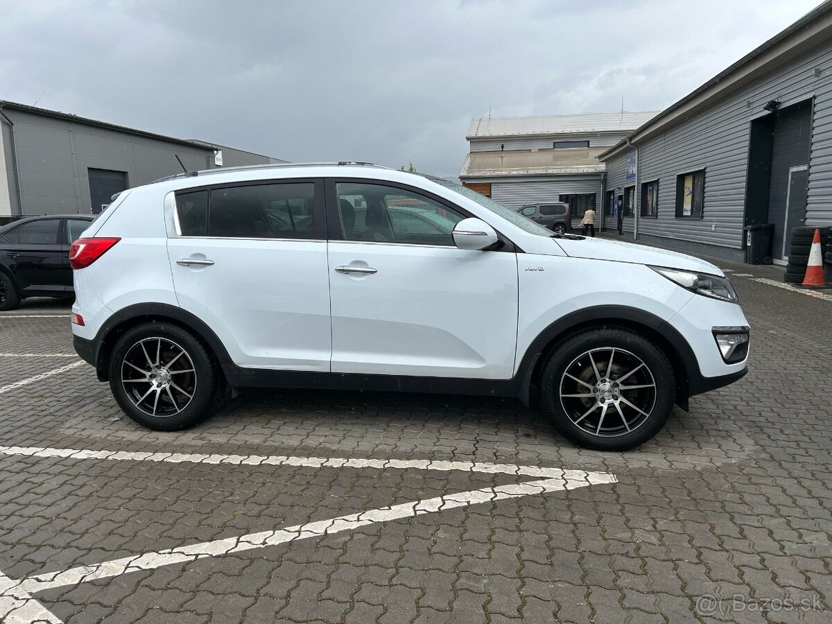 Automobil KIA Sportage 2.0 CRDi VGT 4WD EX A/T
