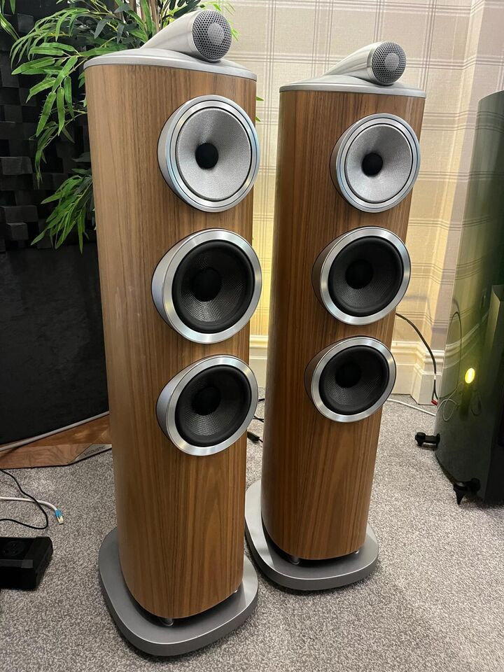 Bowers & Wilkins B&W 804 D4
