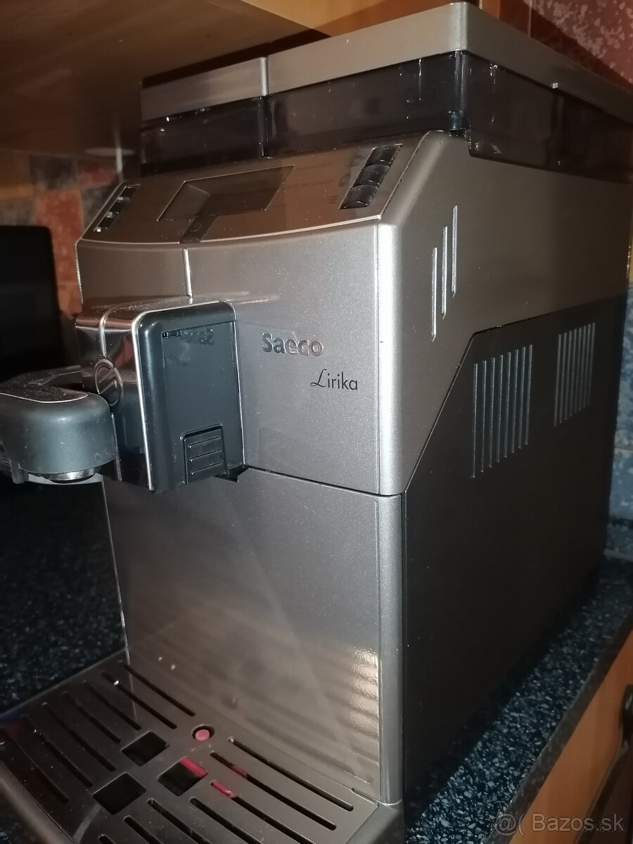 Kávovar Saeco