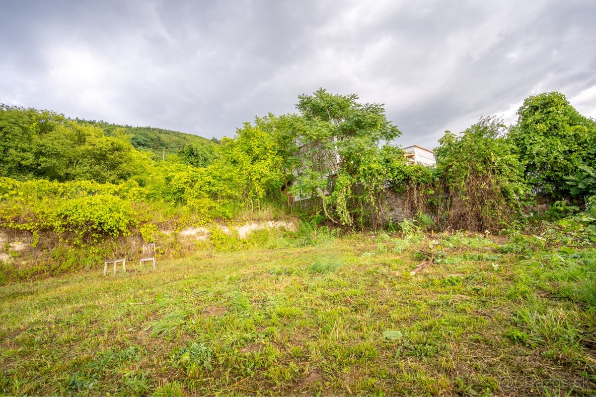 PREDAJ Pozemok 650 m2, Devín, Devínska cesta, Bratislava