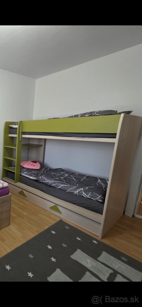 Poschodová posteľ