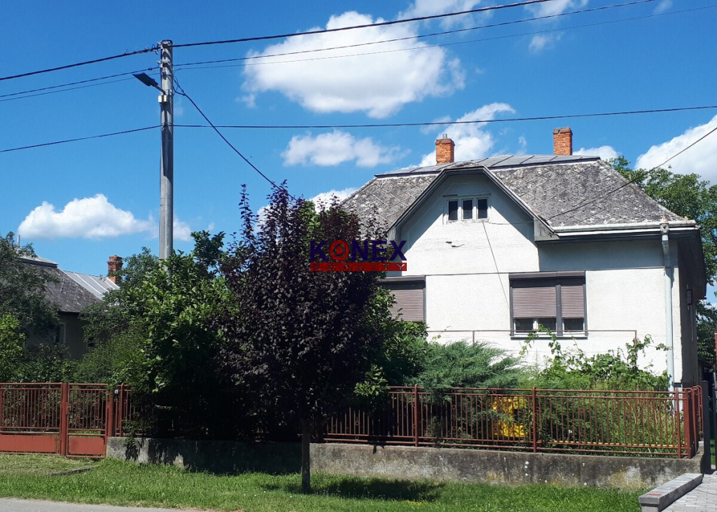 Rodinný dom v príjemnej obci TUŠICE – NA PREDAJ